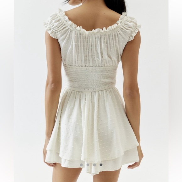 UO ROSIE SMOCKED TIERED RUFFLE ROMPER - Picture 2 of 4